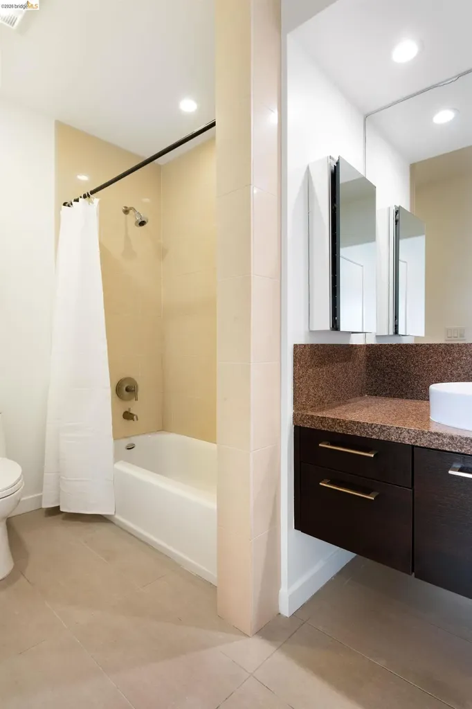 6465 San Pablo Avenue Oakland CA 94608