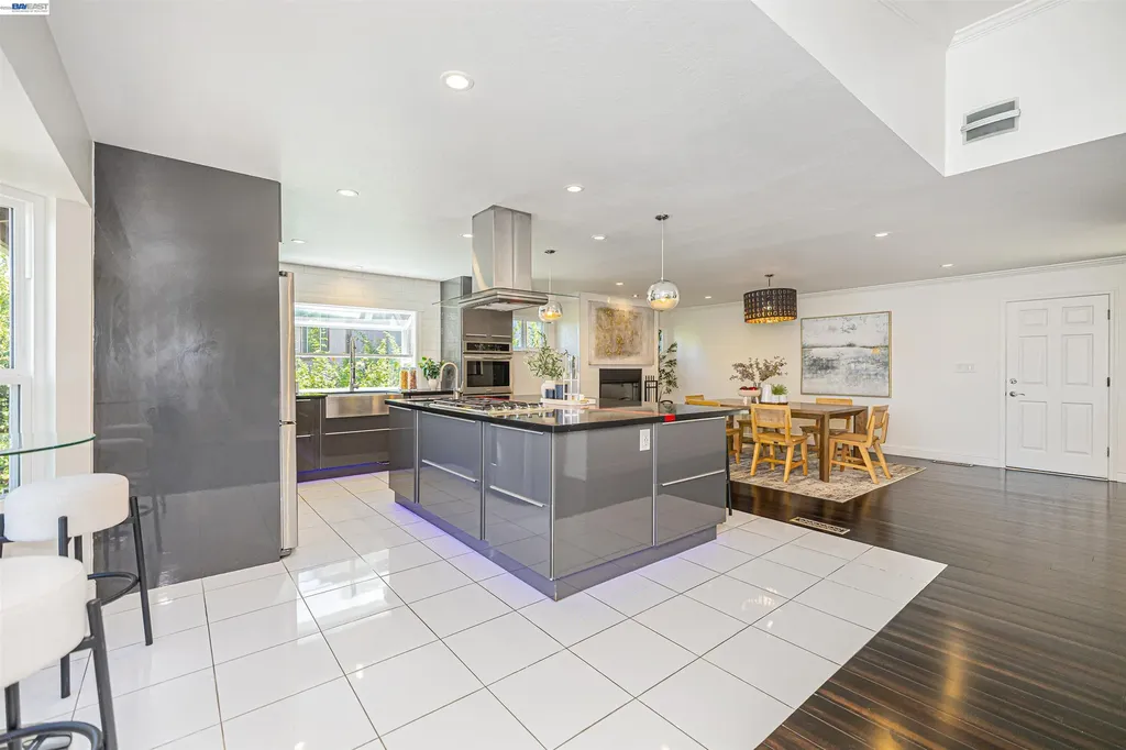 3060 Todd Court Castro Valley CA 94546