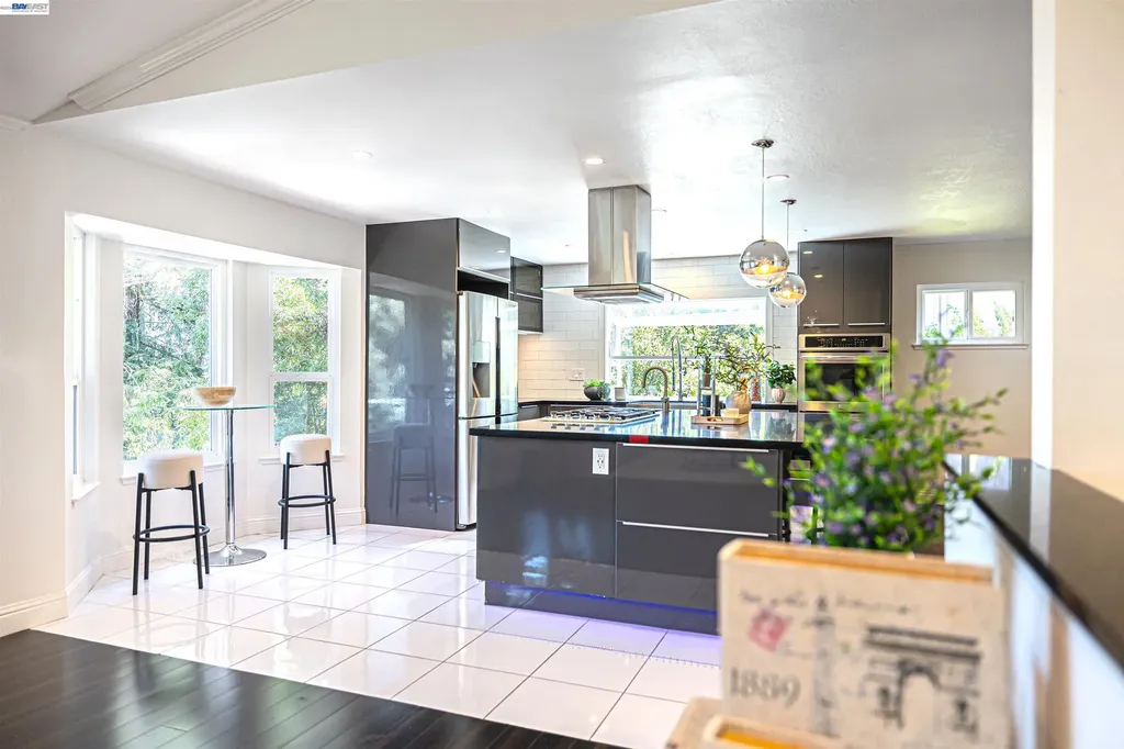3060 Todd Court Castro Valley CA 94546