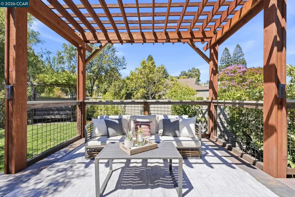 1979 Charmstone Court Walnut Creek CA 94595