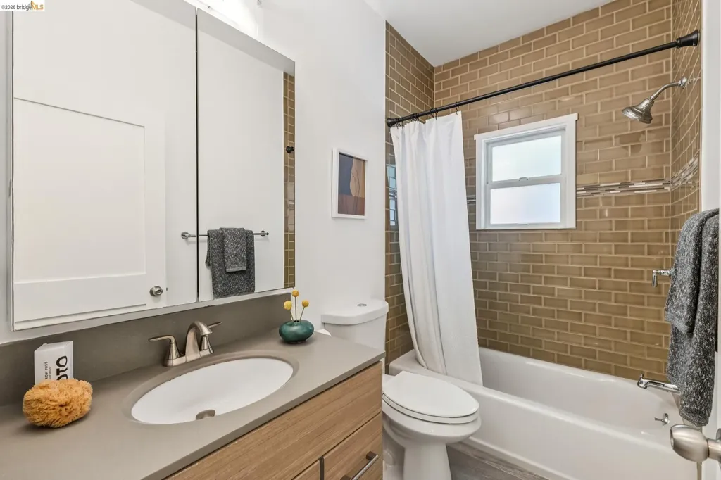 98 Montell Street Oakland CA 94611