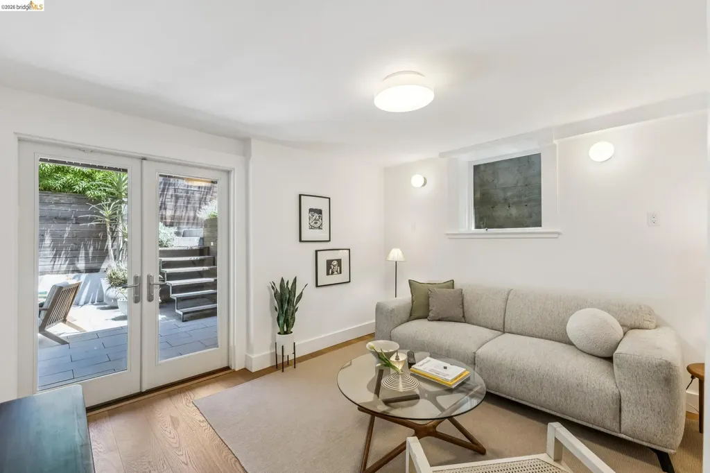 98 Montell Street Oakland CA 94611