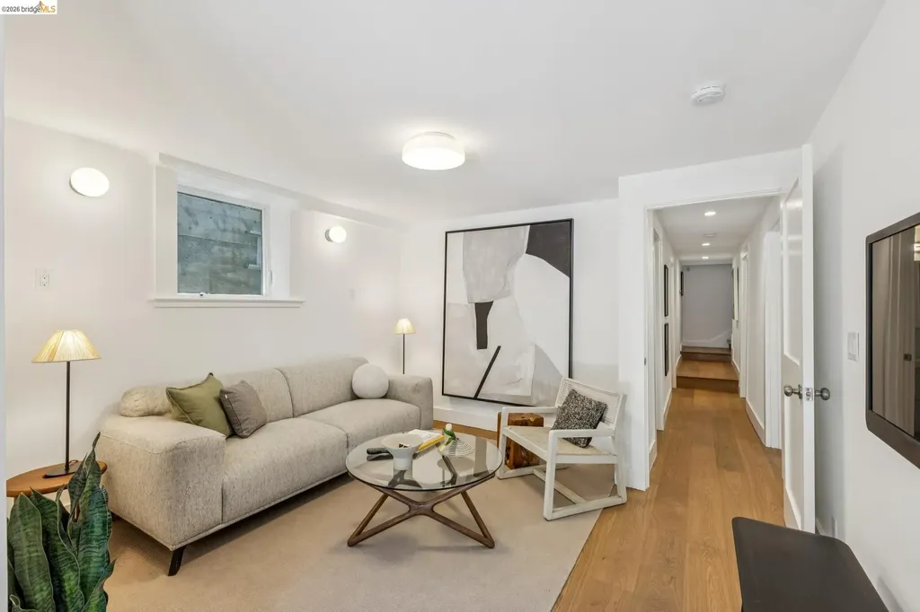 98 Montell Street Oakland CA 94611