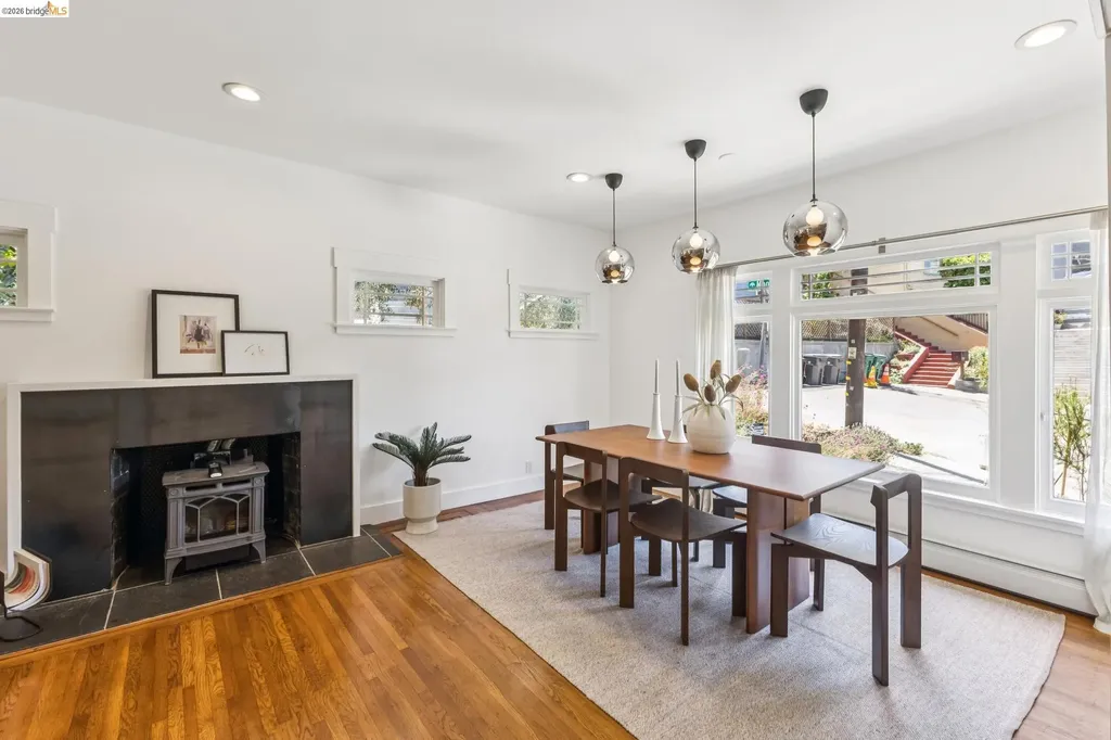 98 Montell Street Oakland CA 94611