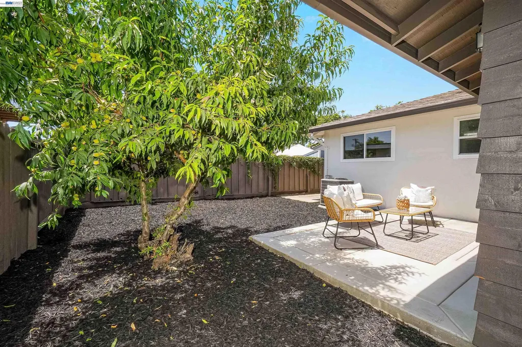 2610 Hawthorne Avenue Hayward CA 94545