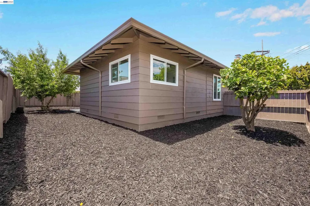 2610 Hawthorne Avenue Hayward CA 94545
