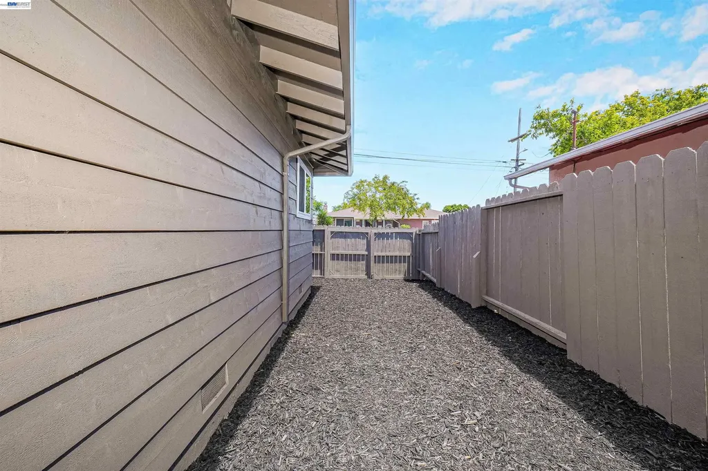2610 Hawthorne Avenue Hayward CA 94545