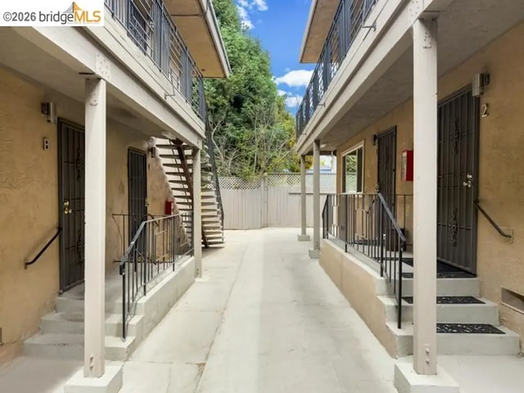 1533 Harmon Street Berkeley CA 94703