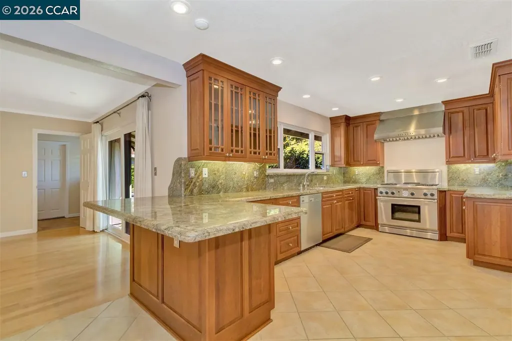 241 Ivy Place Orinda CA 94563