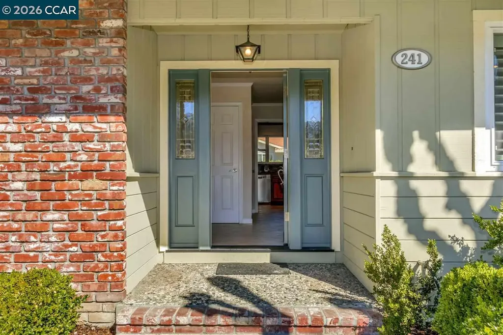 241 Ivy Place Orinda CA 94563