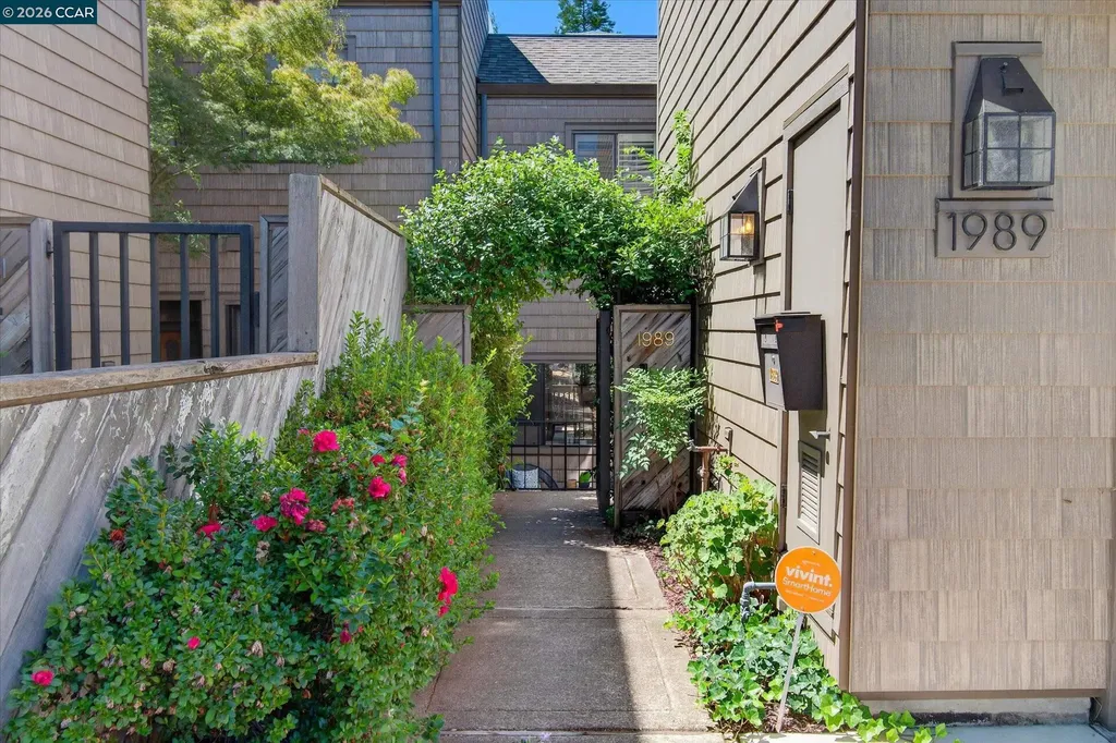 1989 Robin Ridge Court Walnut Creek CA 94597
