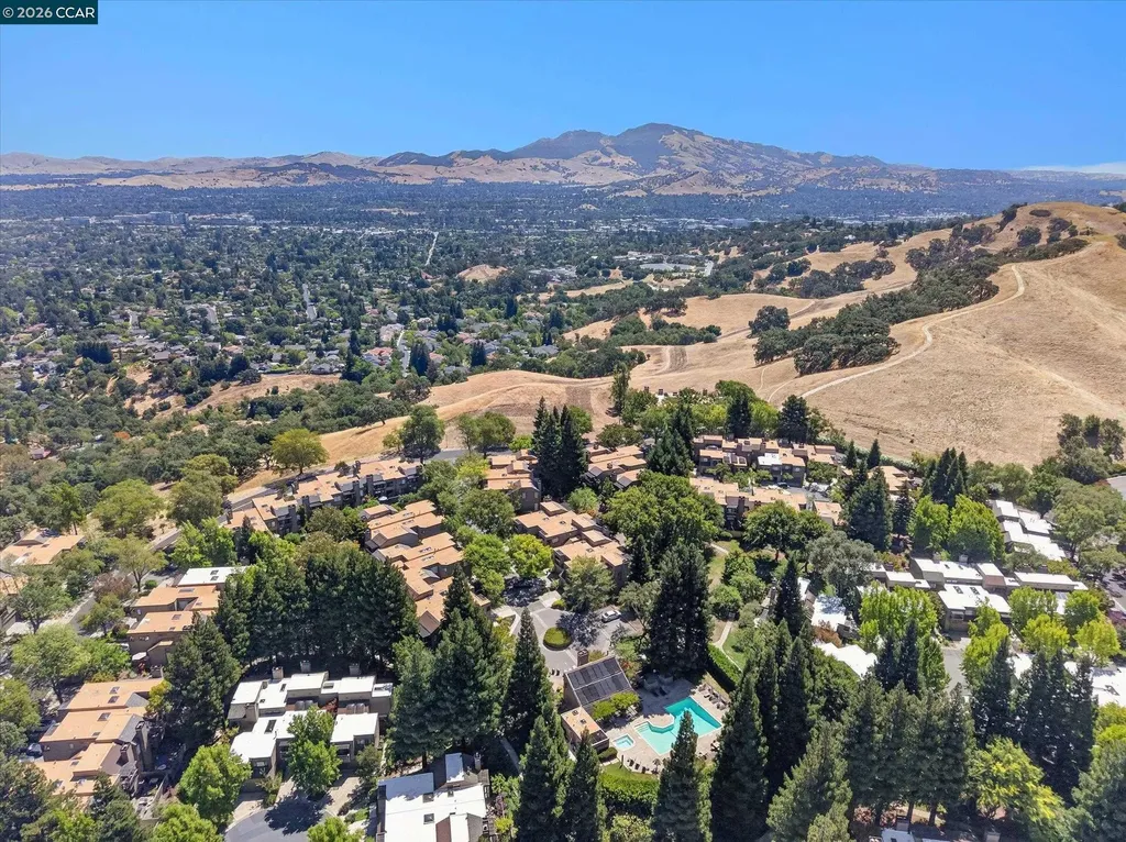 1989 Robin Ridge Court Walnut Creek CA 94597