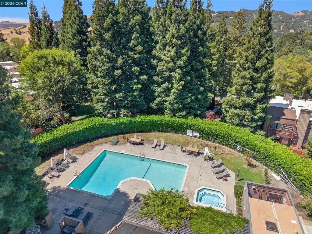 1989 Robin Ridge Court Walnut Creek CA 94597