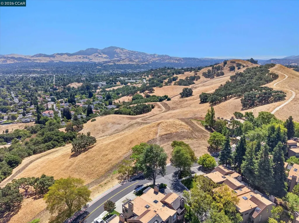 1989 Robin Ridge Court Walnut Creek CA 94597