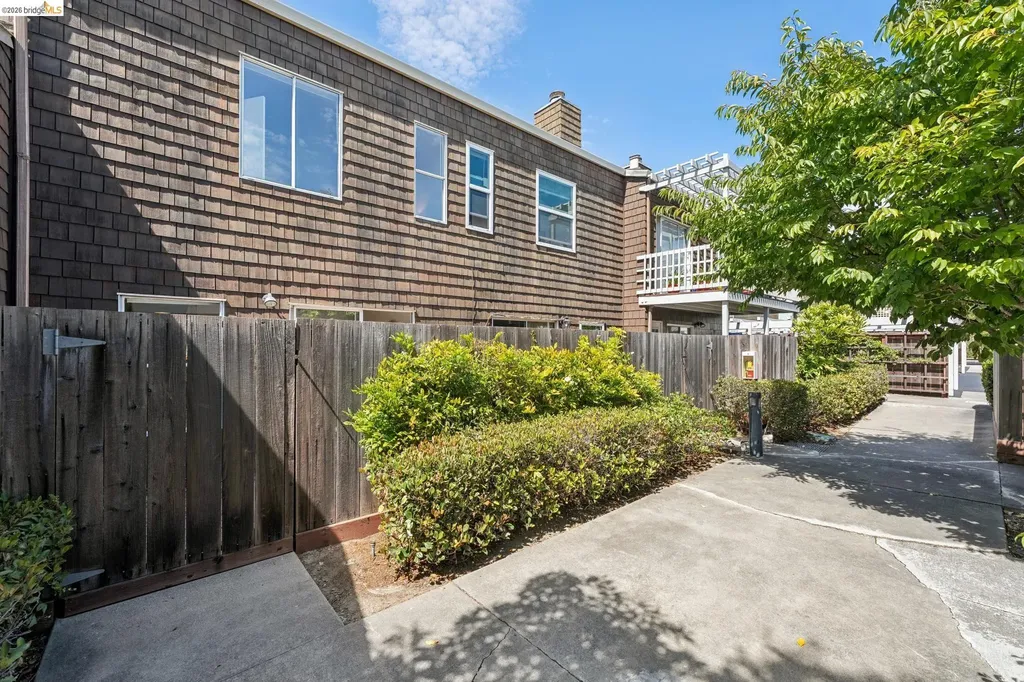 1806 Dwight Way Berkeley CA 94703