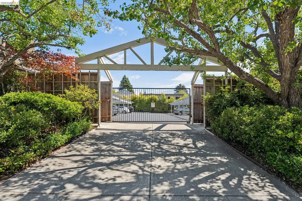 1806 Dwight Way Berkeley CA 94703