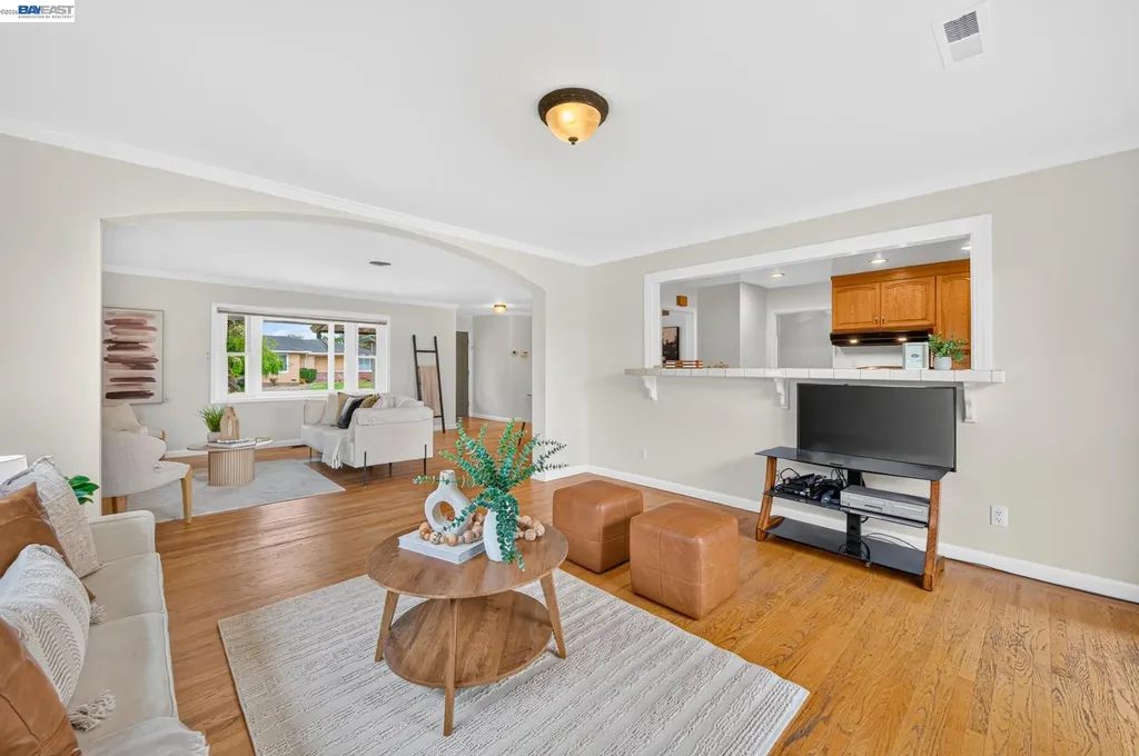 2062 Evergreen Avenue San Leandro CA 94577