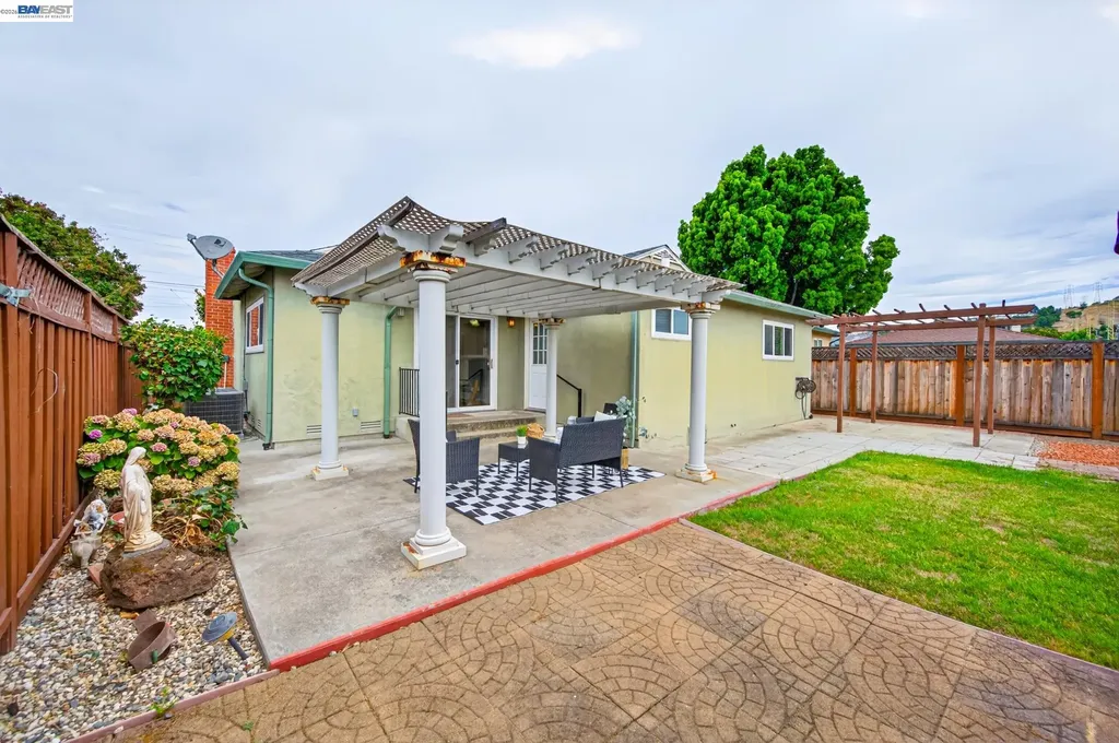 2062 Evergreen Avenue San Leandro CA 94577