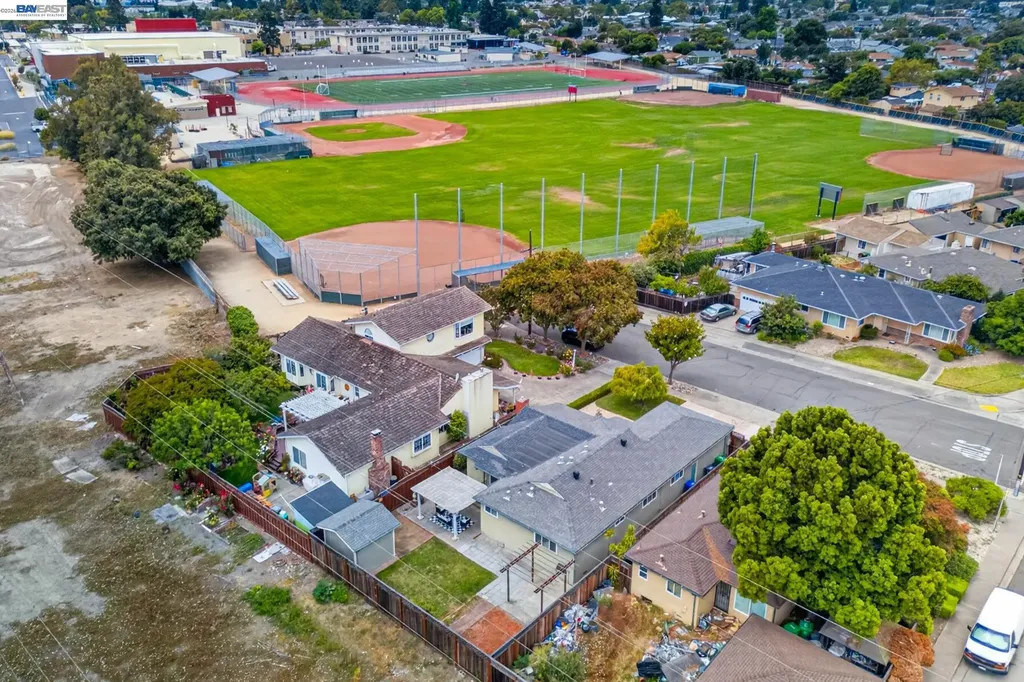 2062 Evergreen Avenue San Leandro CA 94577