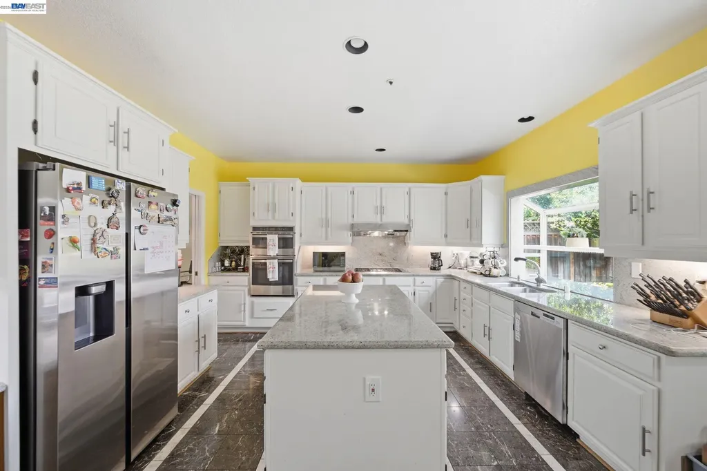 32219 Allison Drive Union City CA 94587