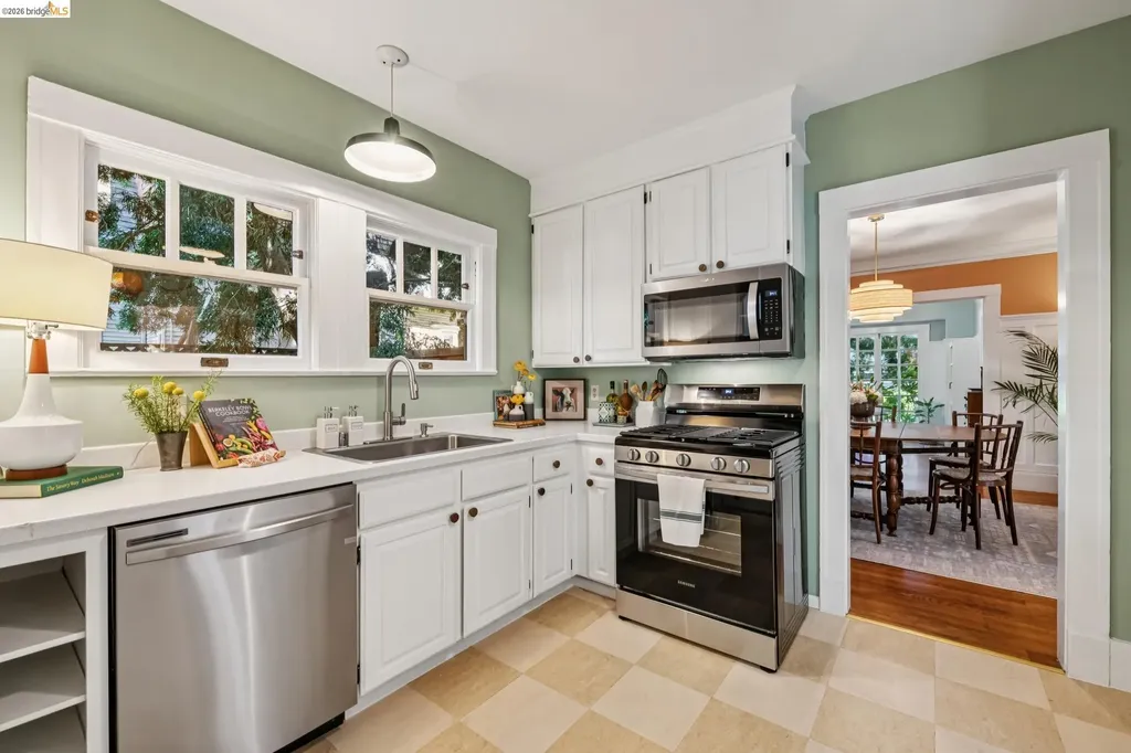 2325 Howe Street Berkeley CA 94705