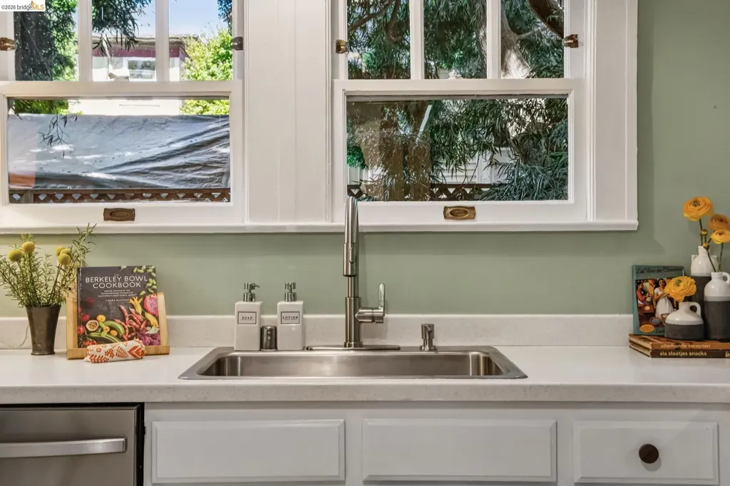 2325 Howe Street Berkeley CA 94705