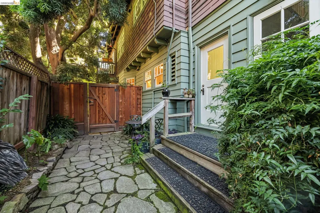2325 Howe Street Berkeley CA 94705