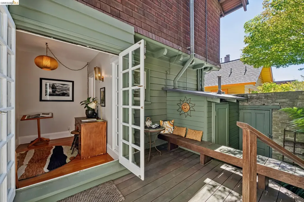 2325 Howe Street Berkeley CA 94705