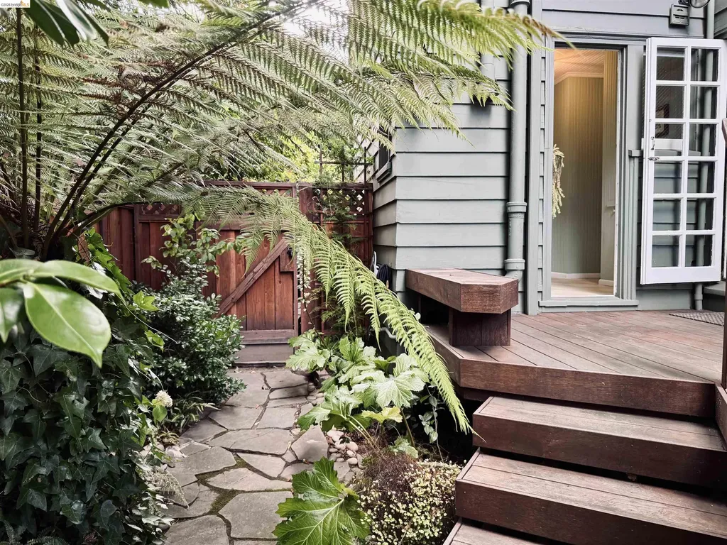 2325 Howe Street Berkeley CA 94705