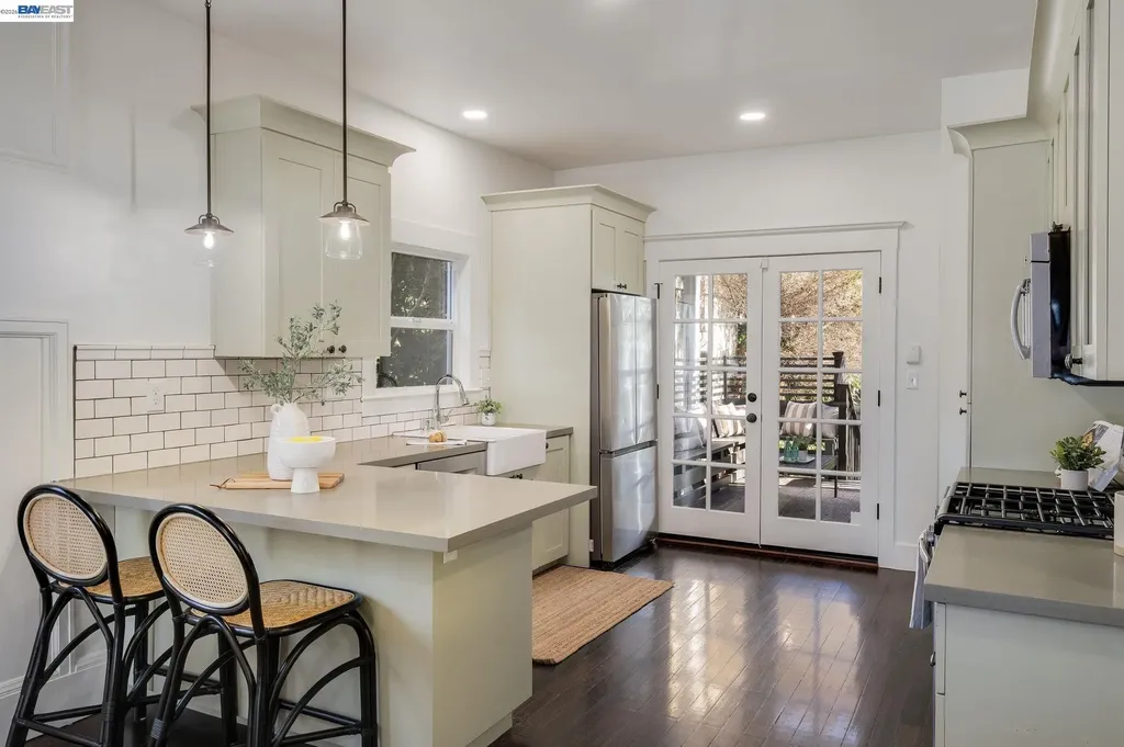 815 45th Street Oakland CA 94608