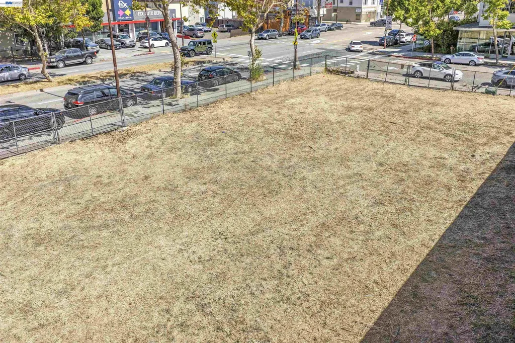 3020 San Pablo Avenue Berkeley CA 94702