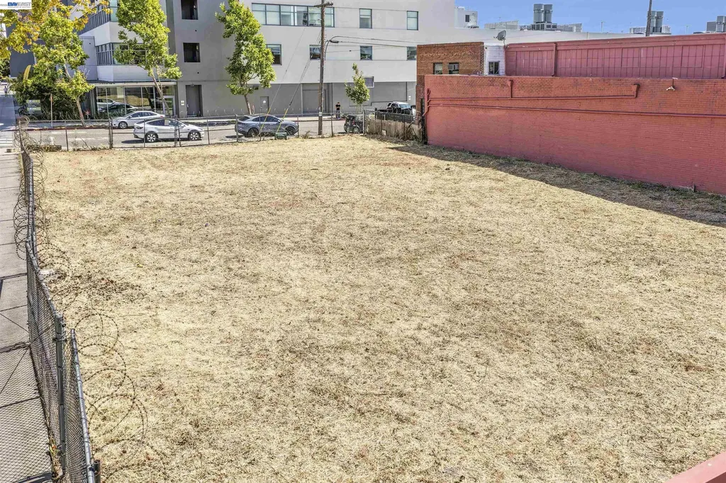 3020 San Pablo Avenue Berkeley CA 94702