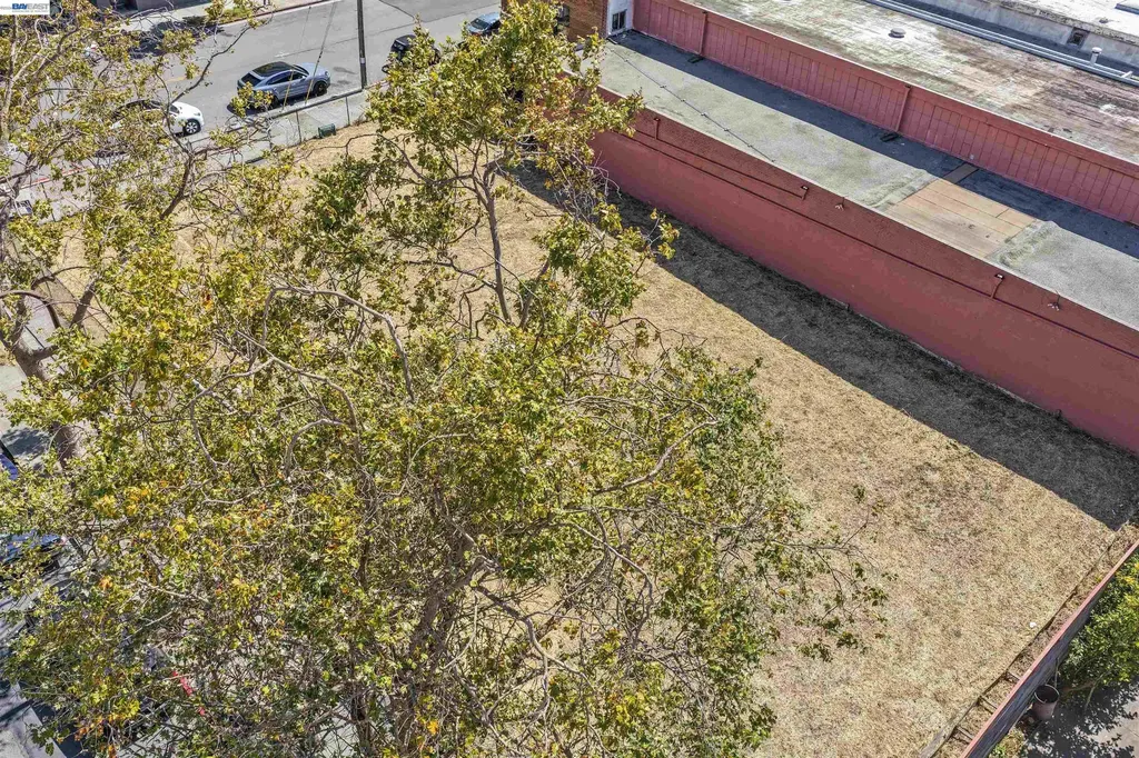 3020 San Pablo Avenue Berkeley CA 94702