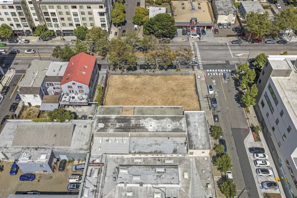 3020 San Pablo Avenue Berkeley CA 94702