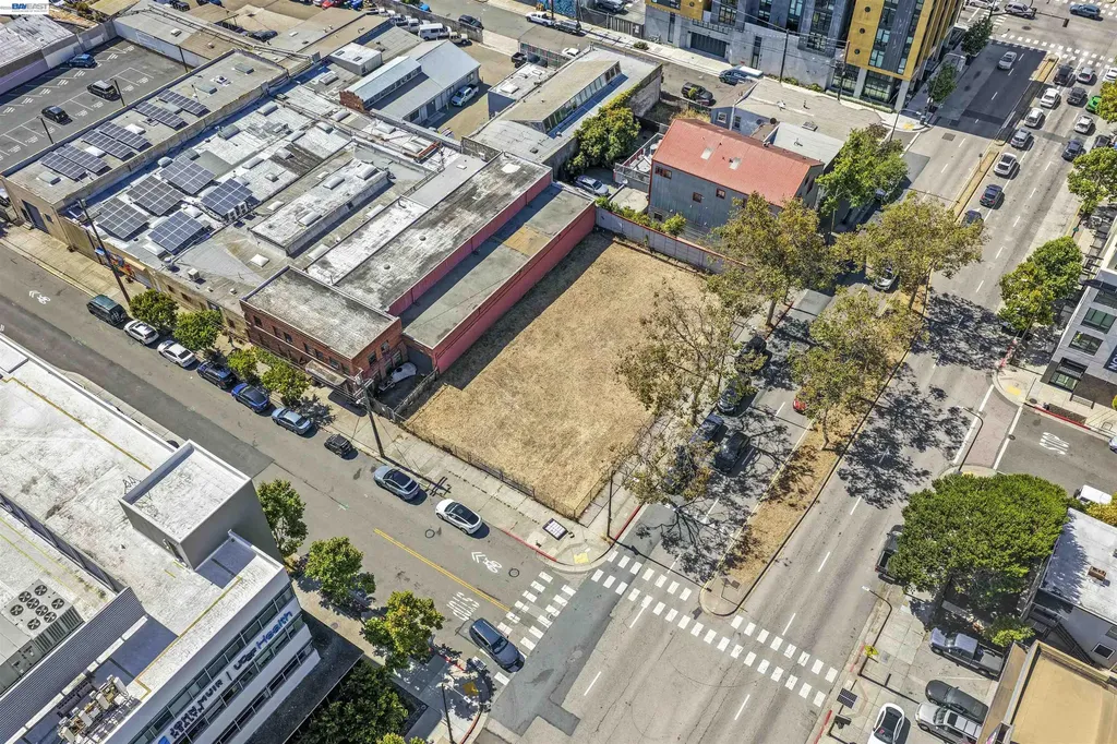 3020 San Pablo Avenue Berkeley CA 94702