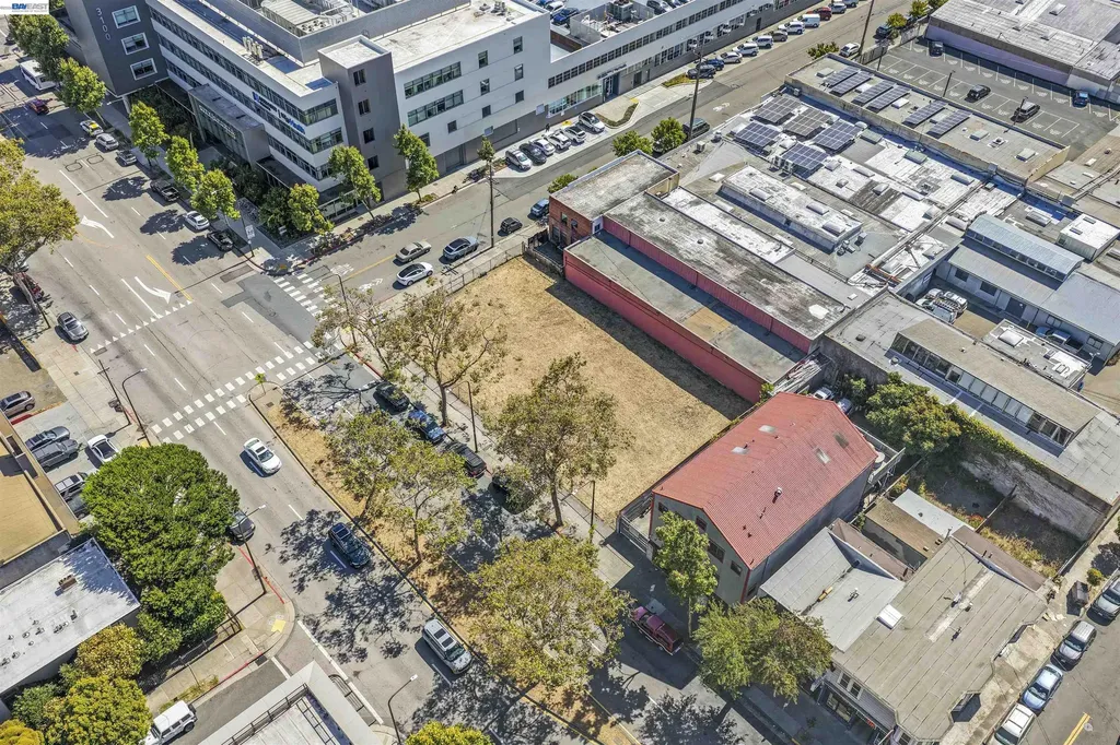 3020 San Pablo Avenue Berkeley CA 94702