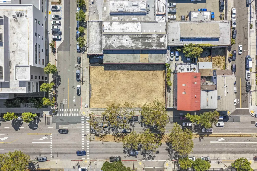 3020 San Pablo Avenue Berkeley CA 94702