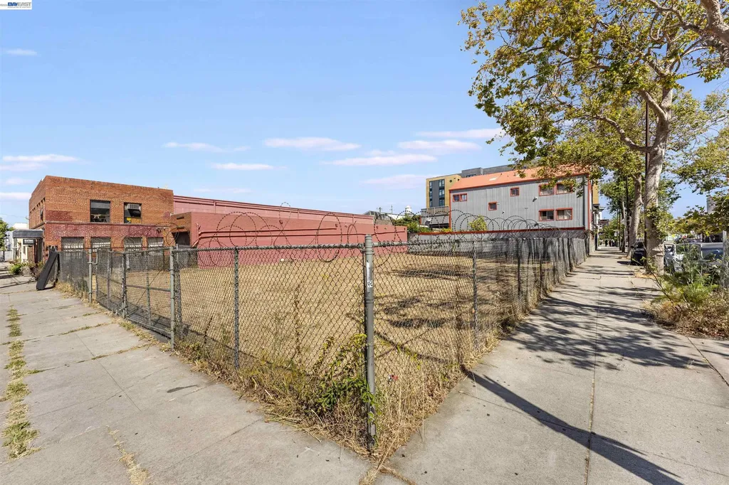3020 San Pablo Avenue Berkeley CA 94702