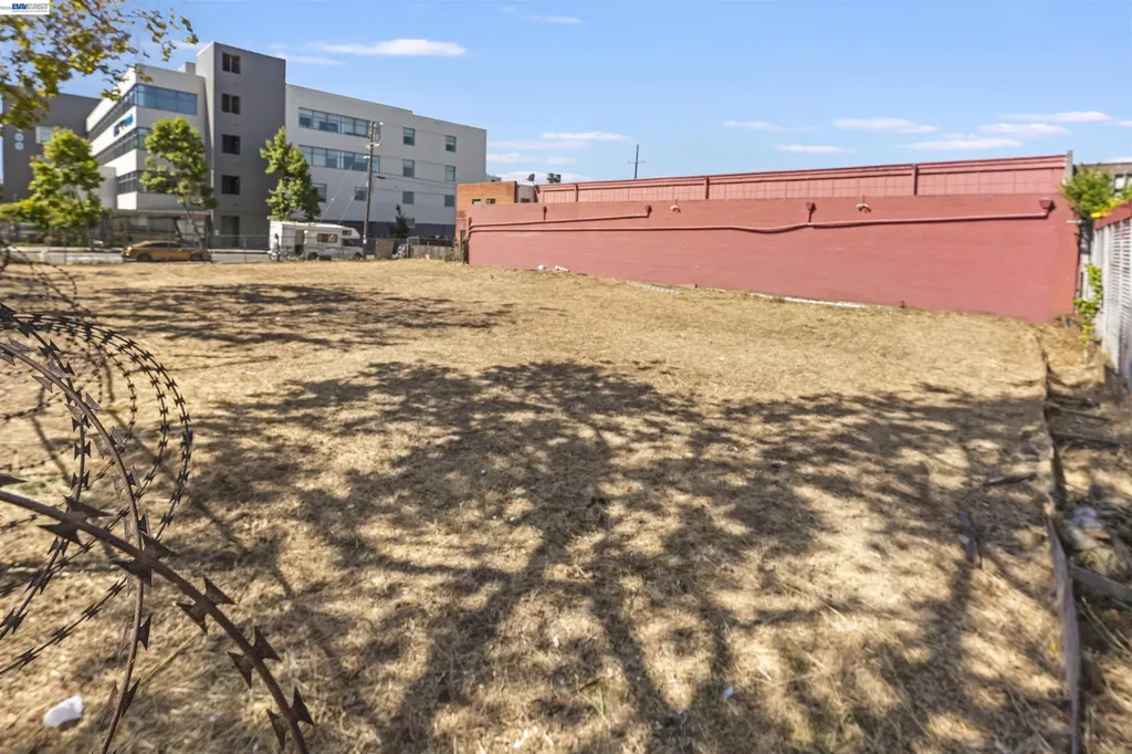 3020 San Pablo Avenue Berkeley CA 94702