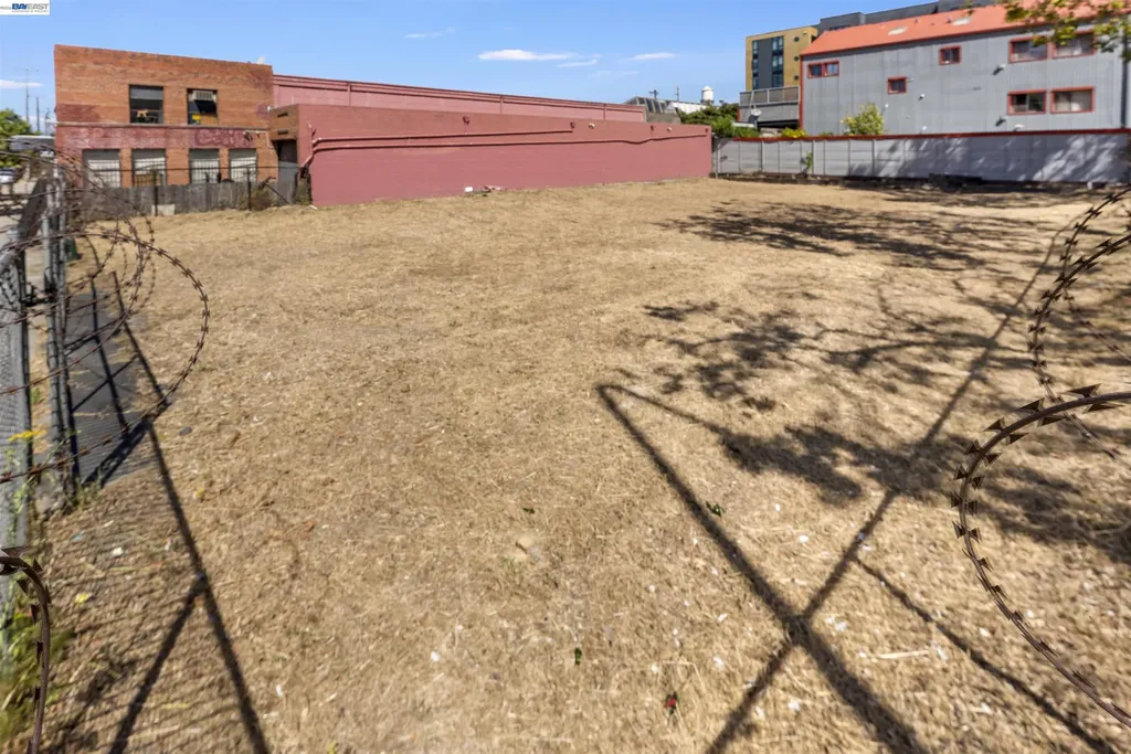 3020 San Pablo Avenue Berkeley CA 94702