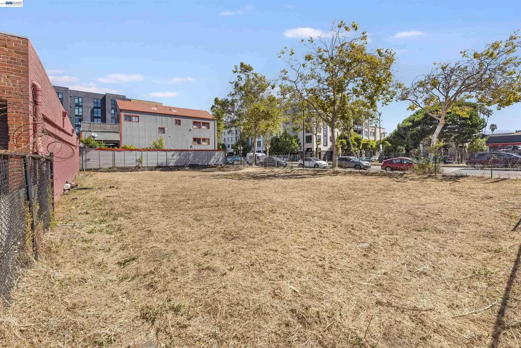 3020 San Pablo Avenue Berkeley CA 94702
