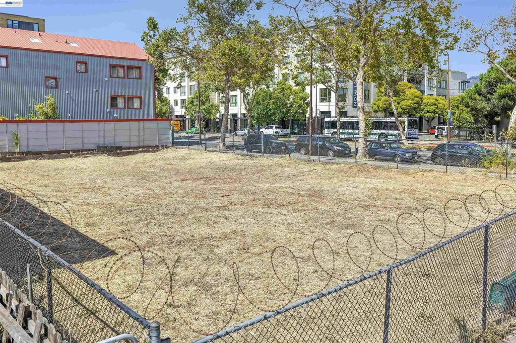 3020 San Pablo Avenue Berkeley CA 94702