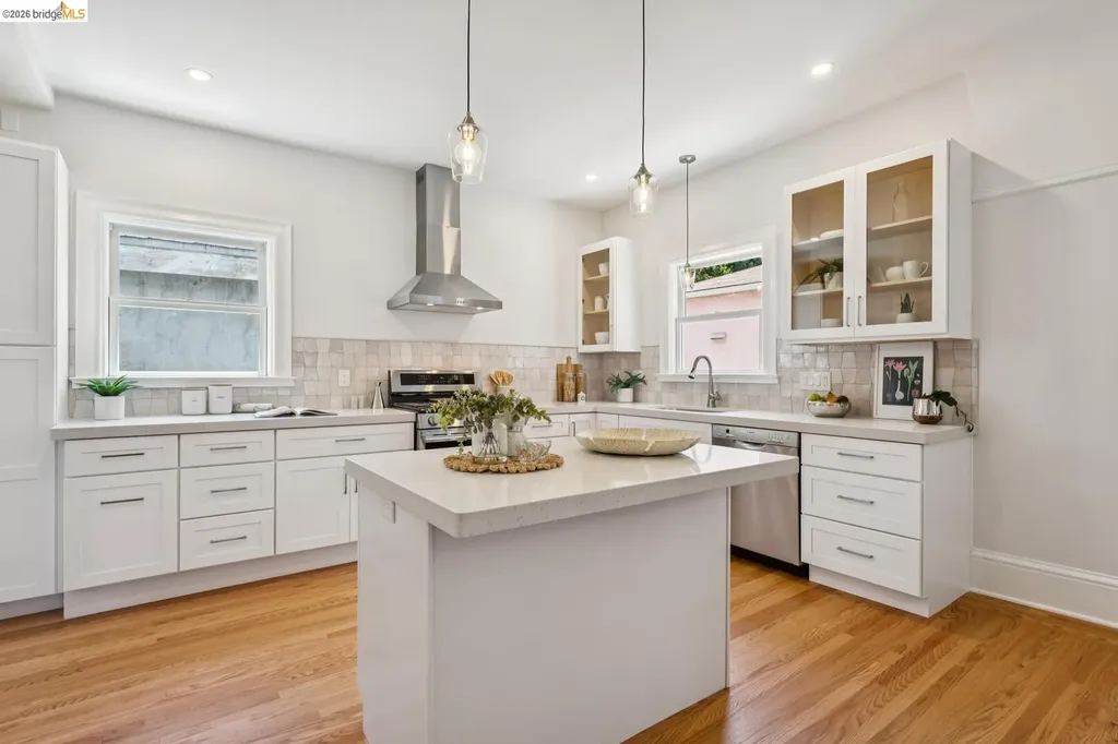 1075 53rd Street Oakland CA 94608