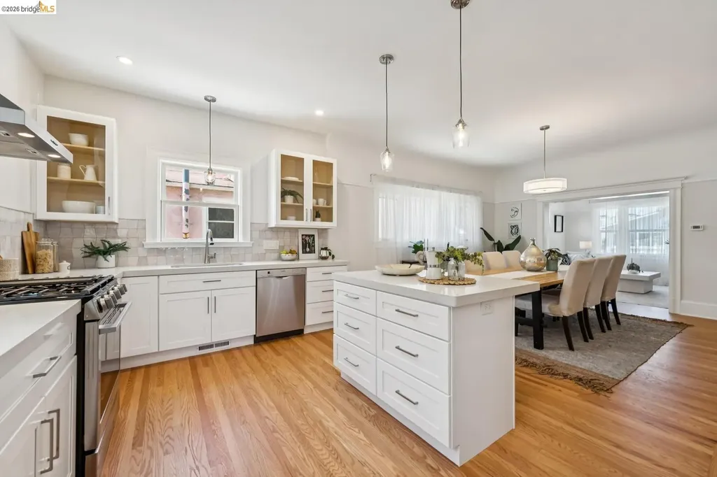 1075 53rd Street Oakland CA 94608