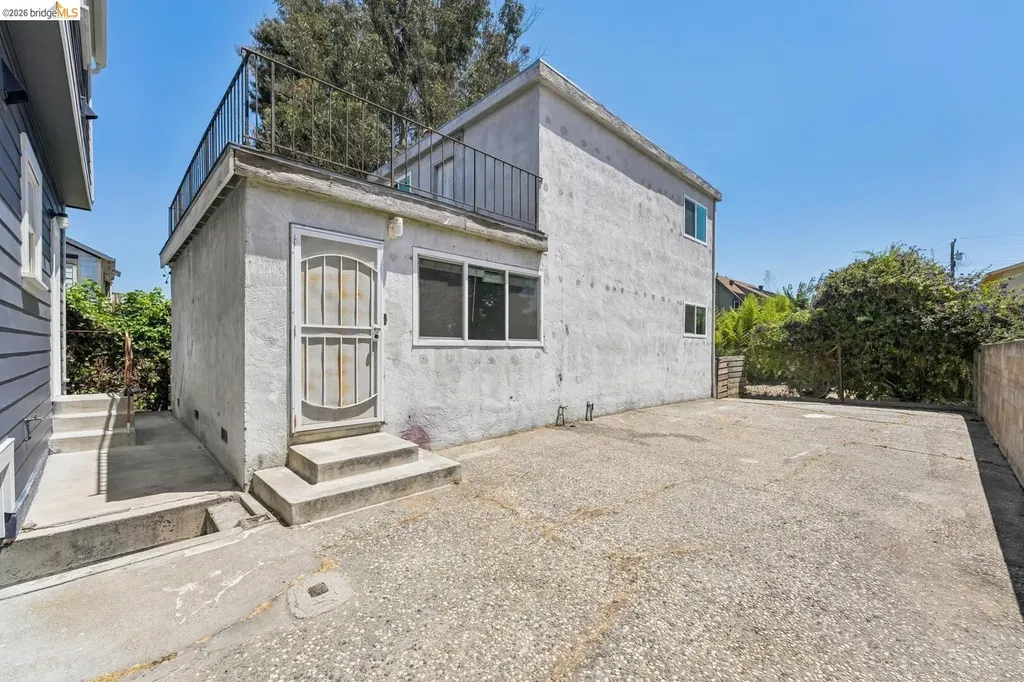 1075 53rd Street Oakland CA 94608