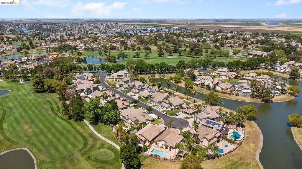 2244 Colonial Court Discovery Bay CA 94505