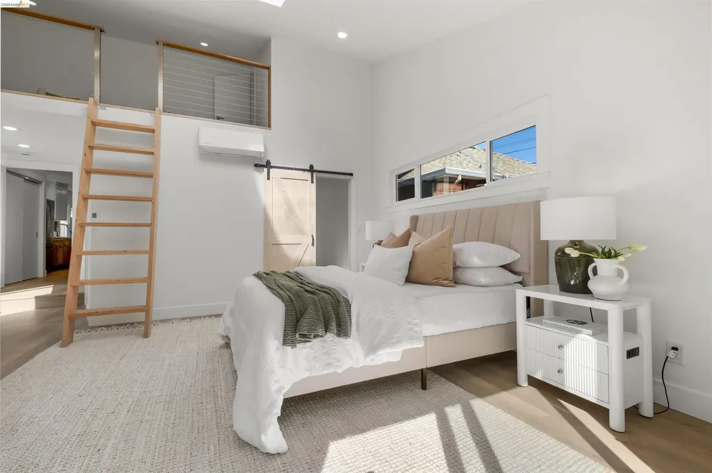 5573 Harvey Avenue Oakland CA 94621