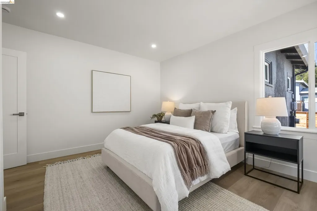 5573 Harvey Avenue Oakland CA 94621