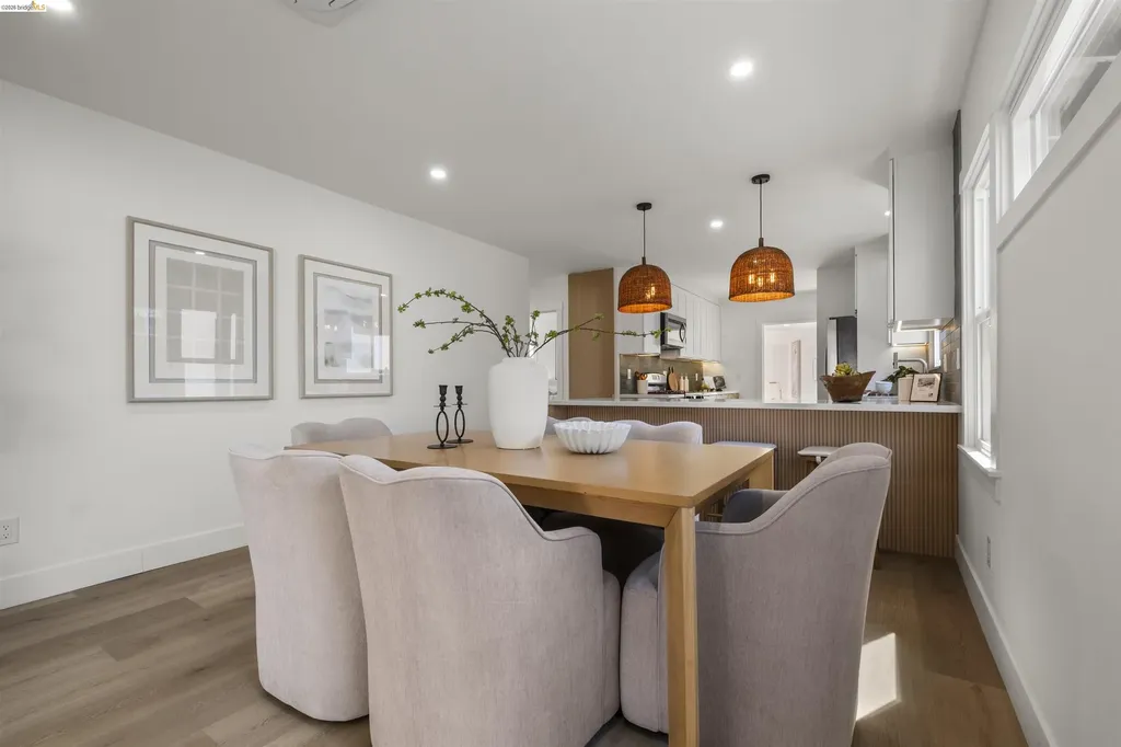 5573 Harvey Avenue Oakland CA 94621