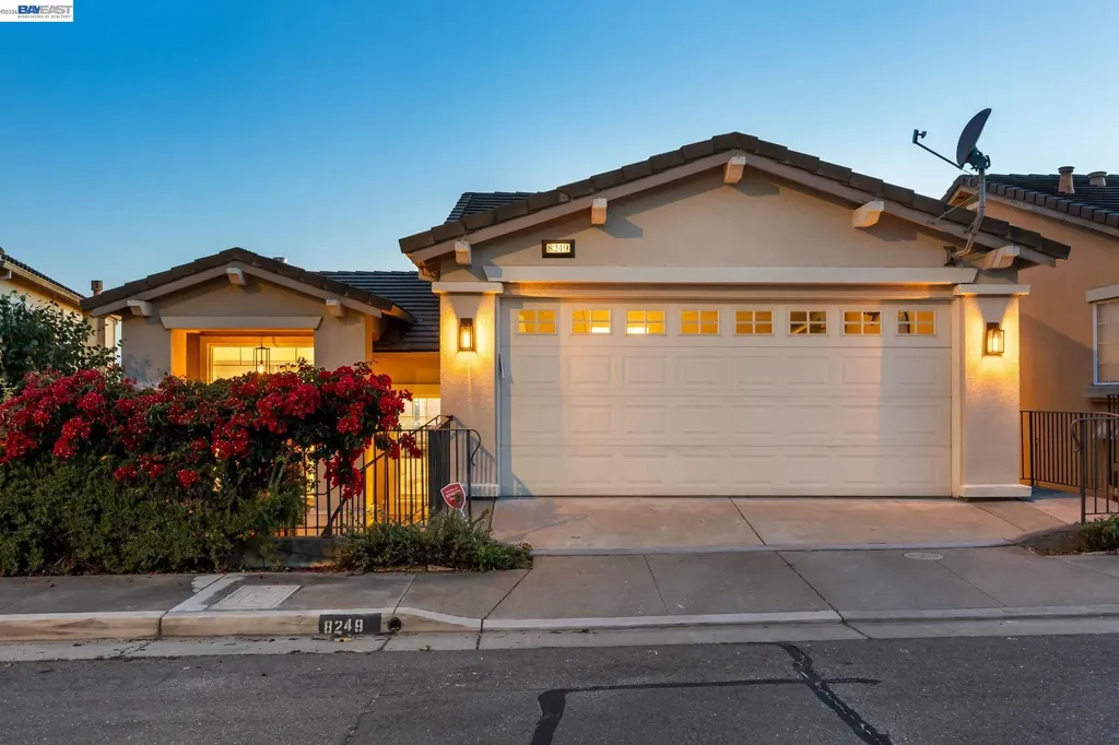 8249 Skyline Circle Oakland CA 94605
